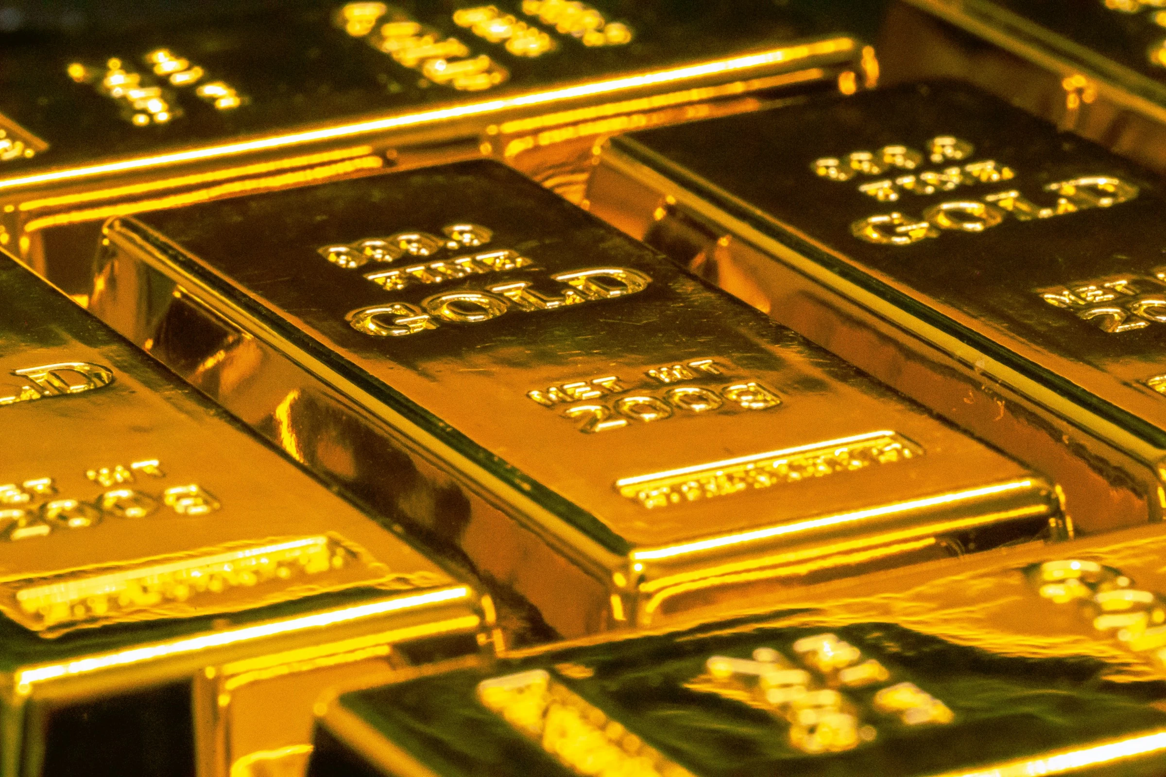 排列整齐的黄金金条,代表磐石量化专注的黄金市场